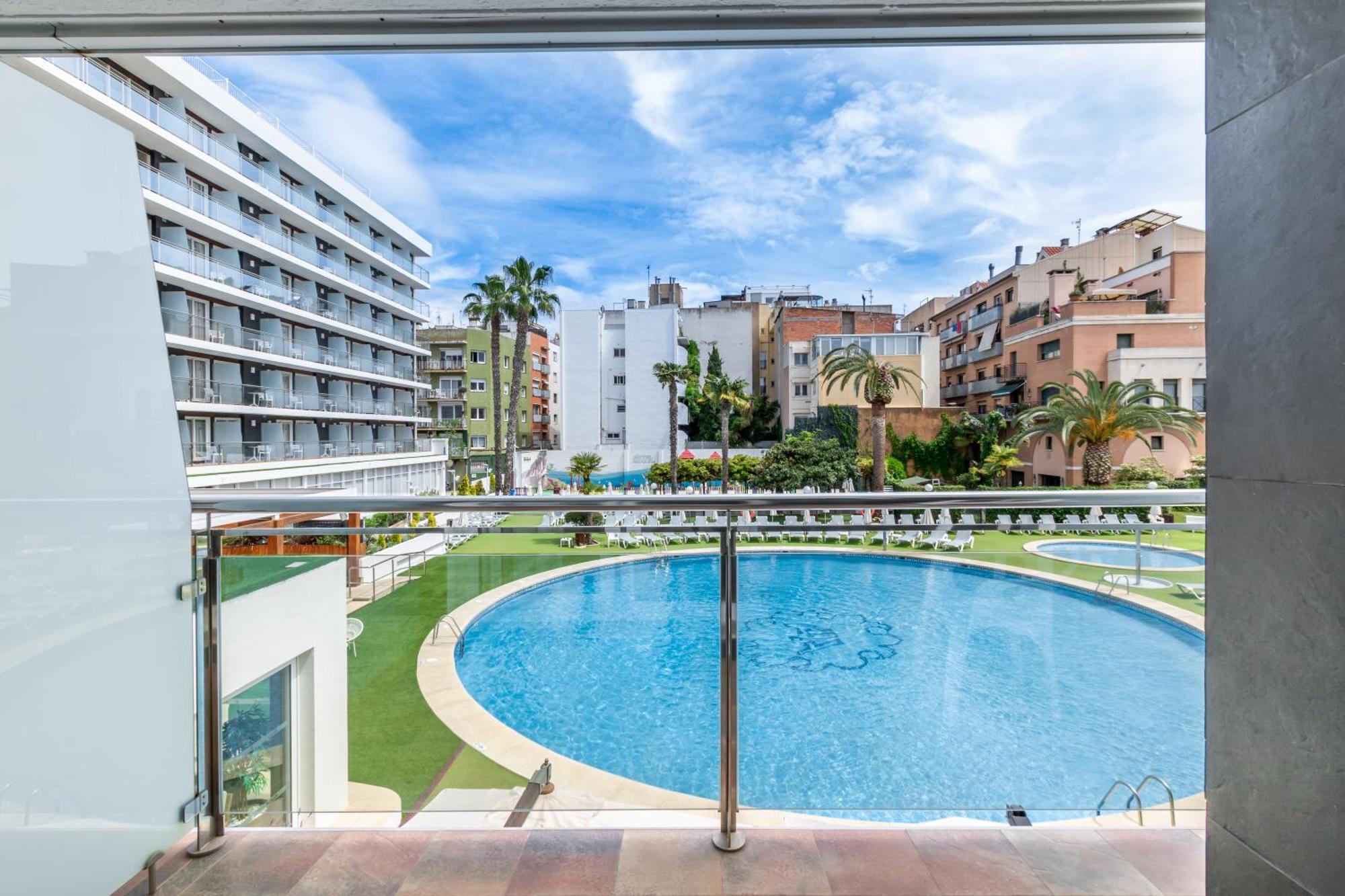 Double Room Pool View