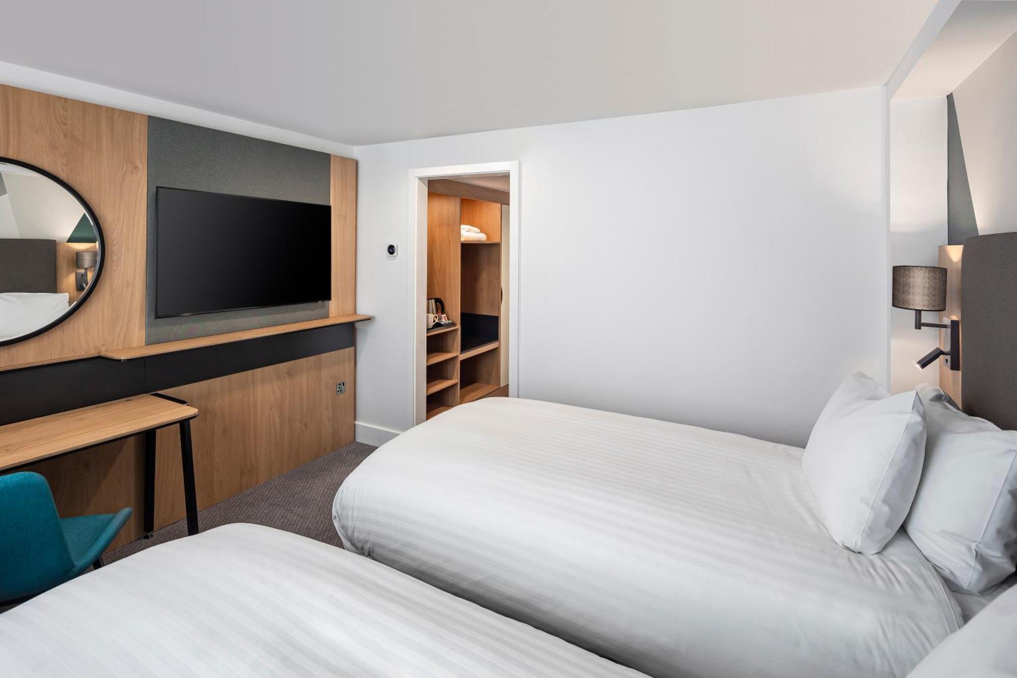 Standard Room with Two Single Beds