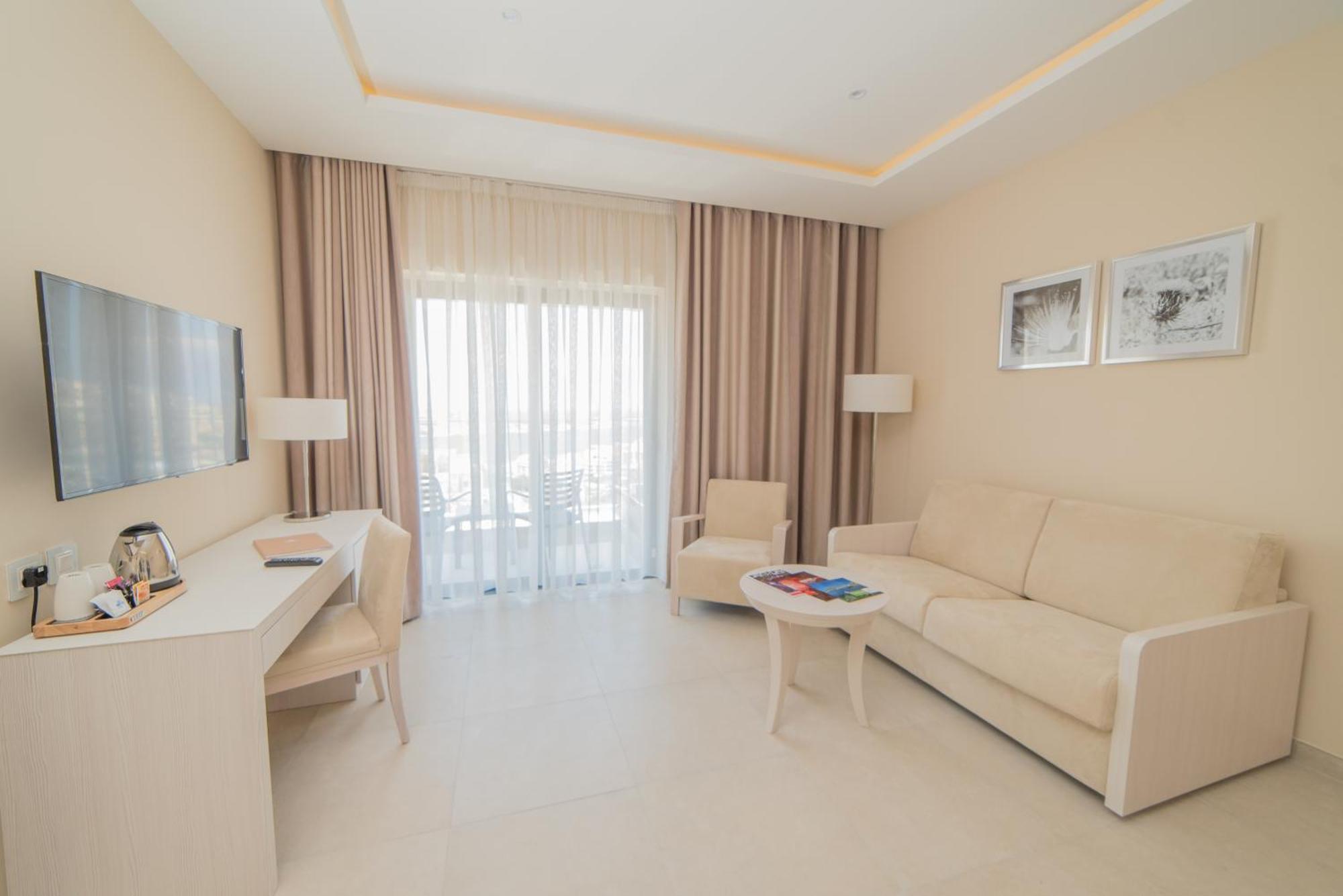 Deluxe Suite with Garden View