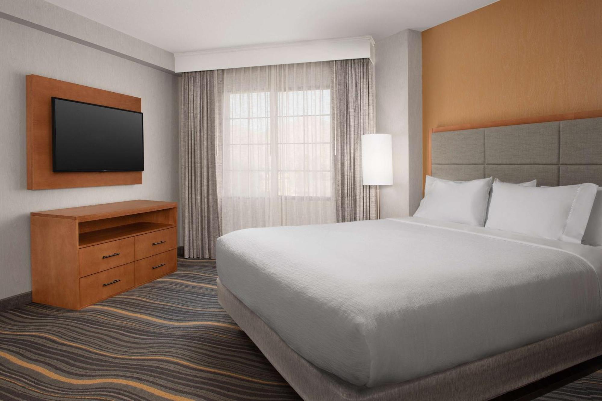 Corner King Room