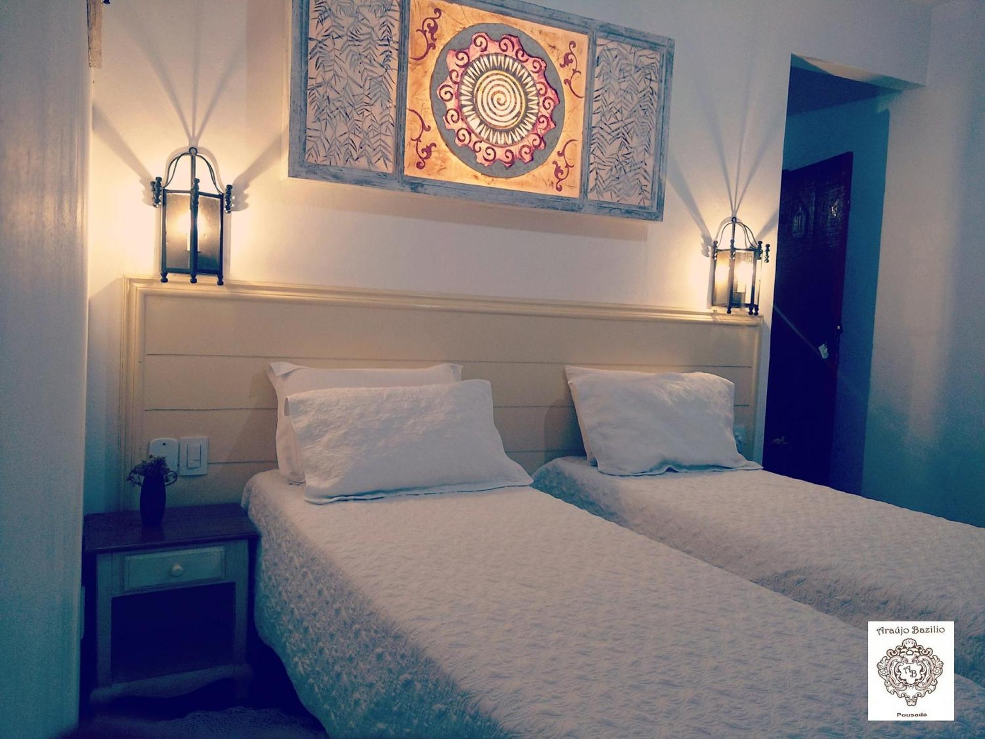 Quarto com 2 Camas de Solteiro