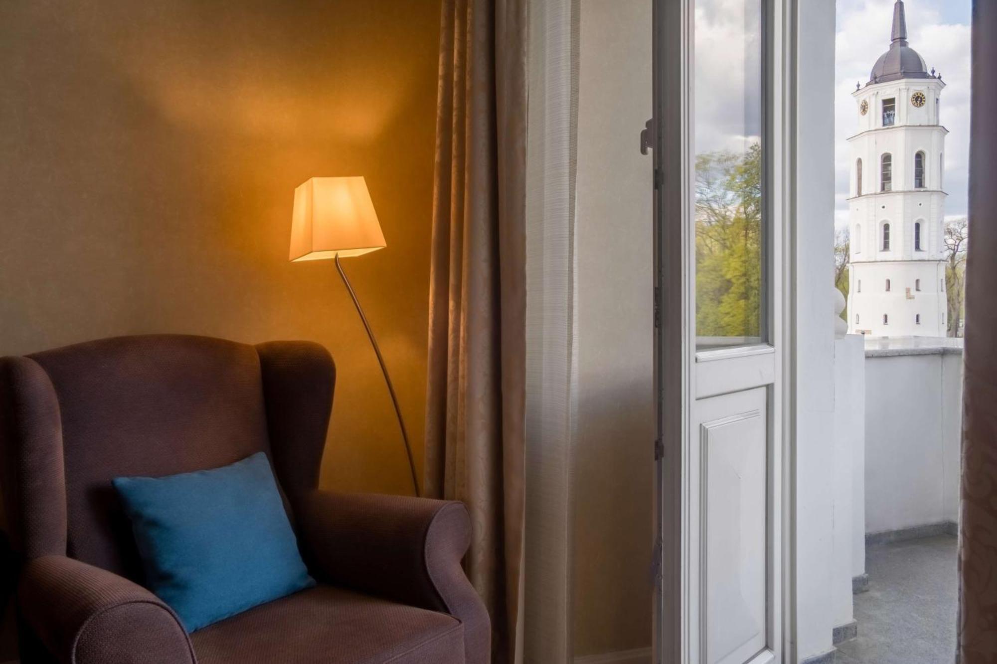 One-Bedroom King Suite with Balcony