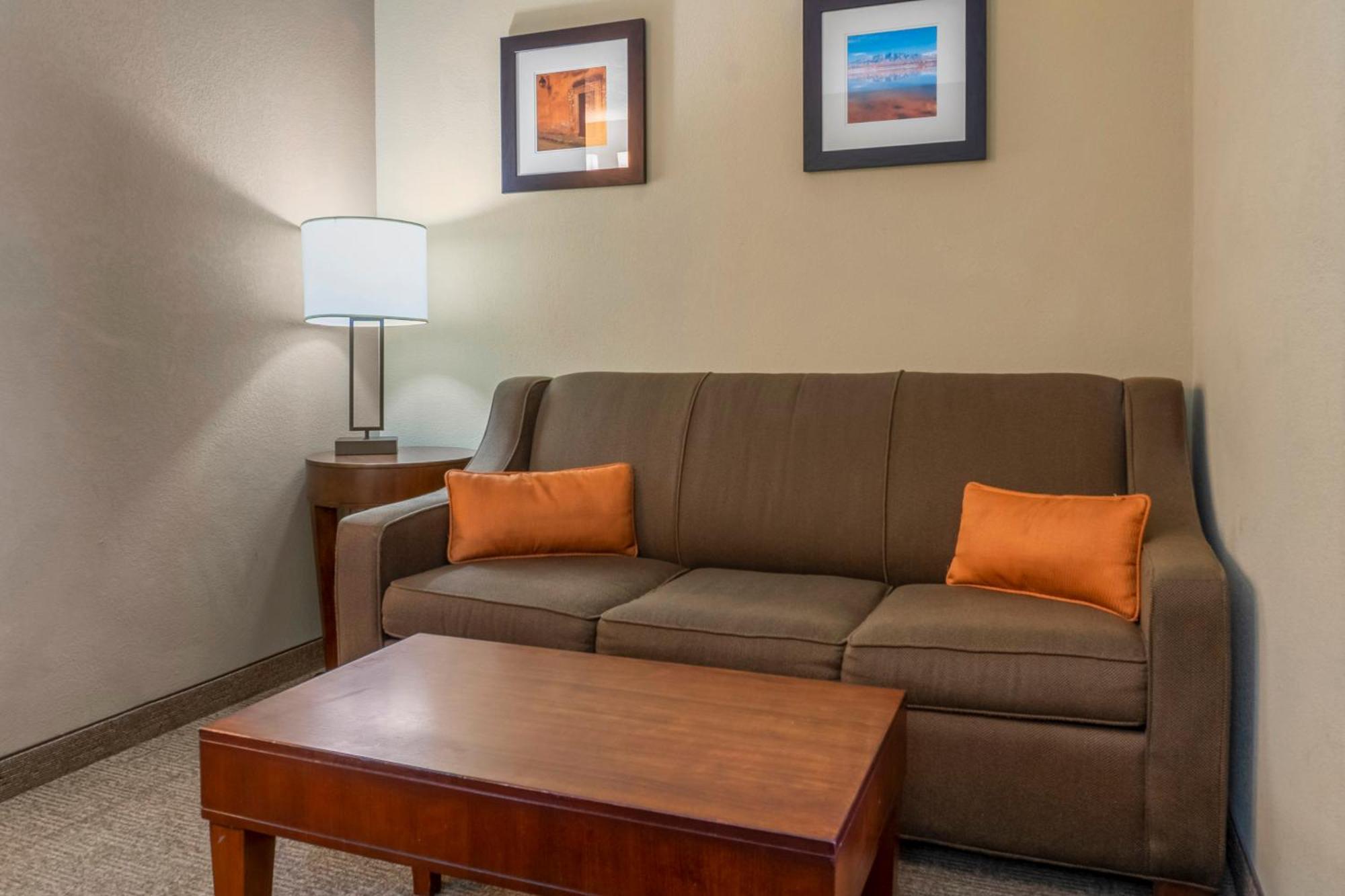 King Suite - Accessible/Non-Smoking