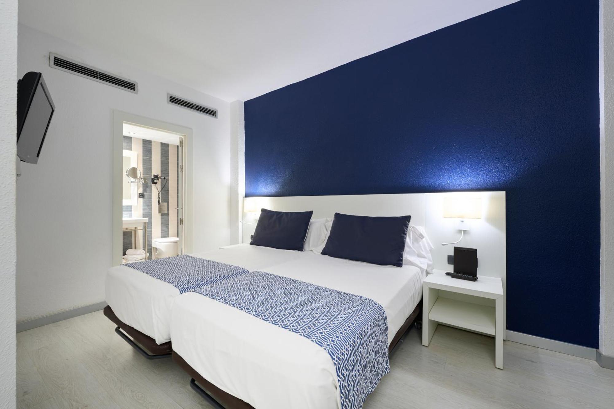 Superior Double or Twin Room with Mountain View