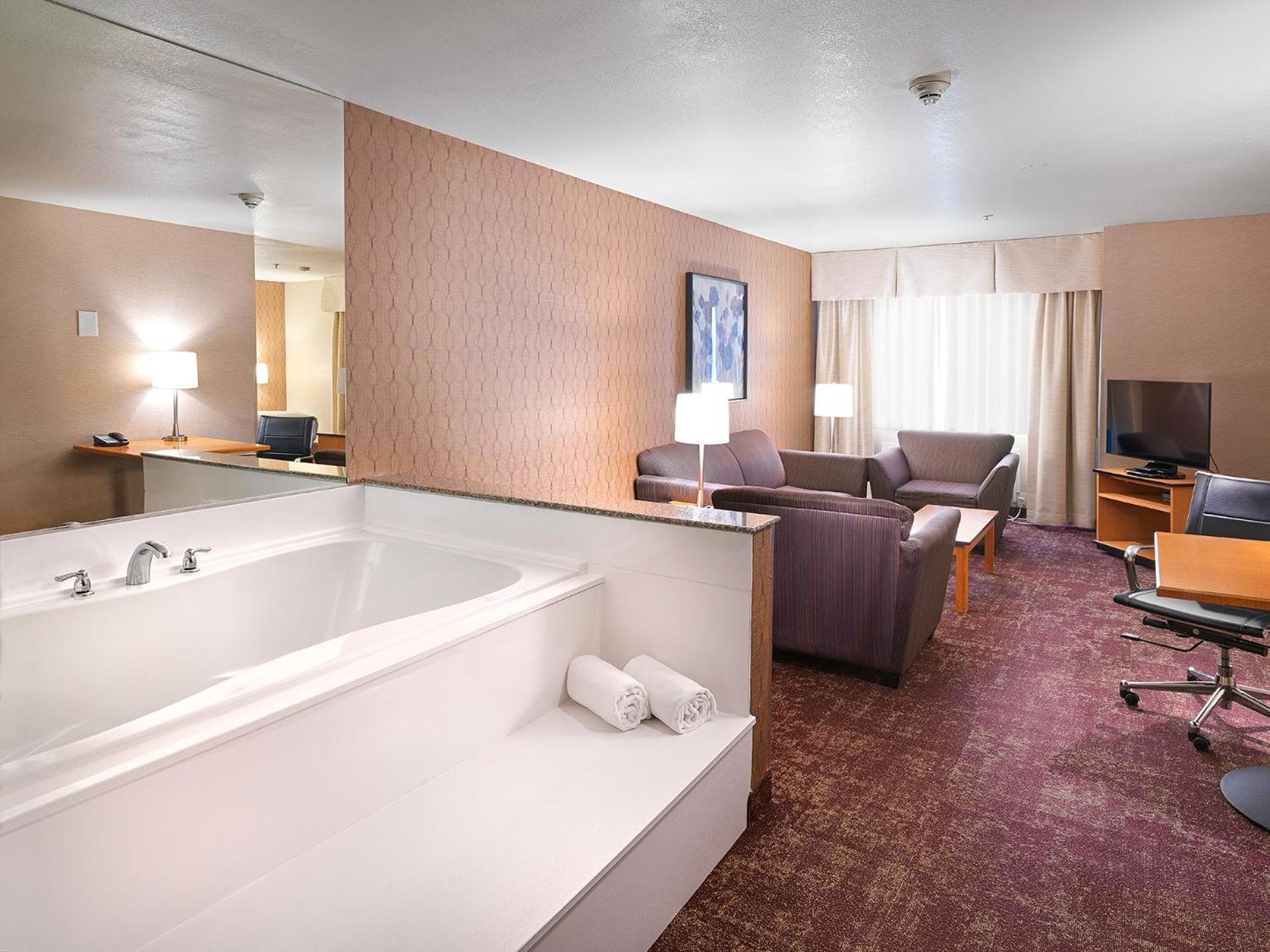 King Room with Spa Bath