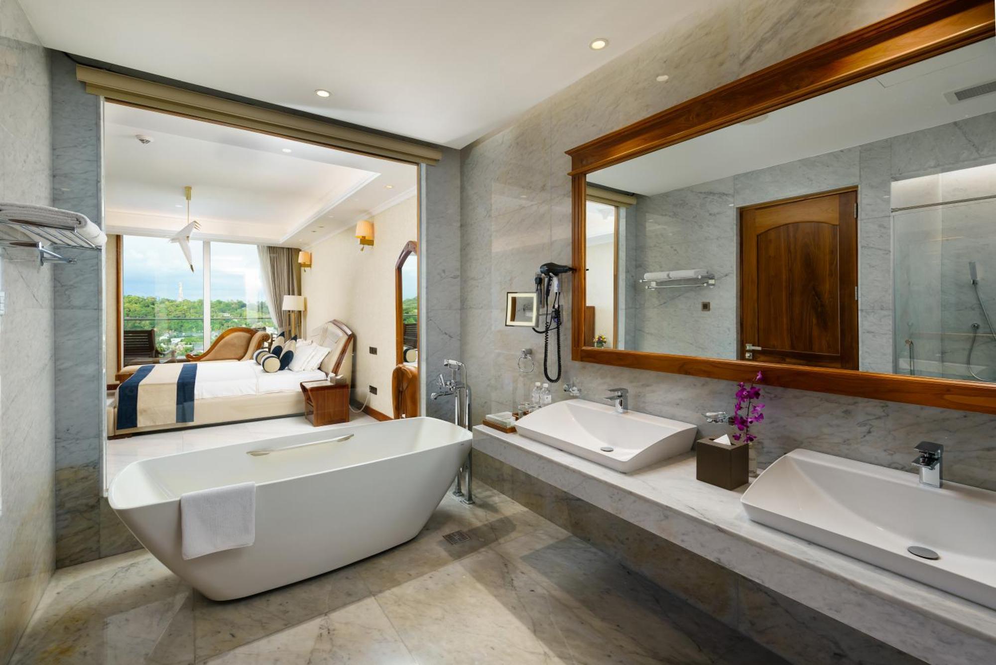Junior Suite with Balcony