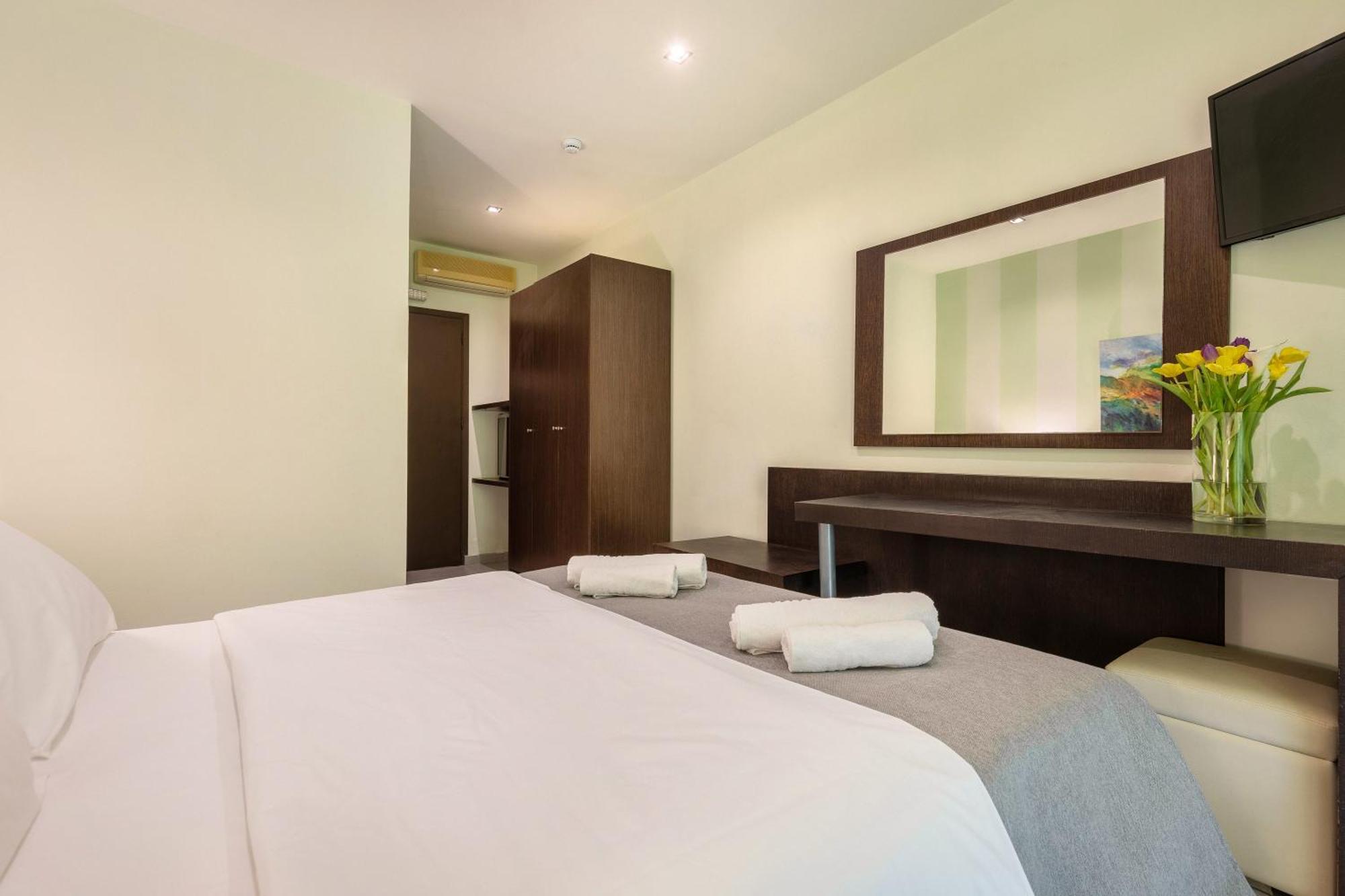 Standard Room with Garden View