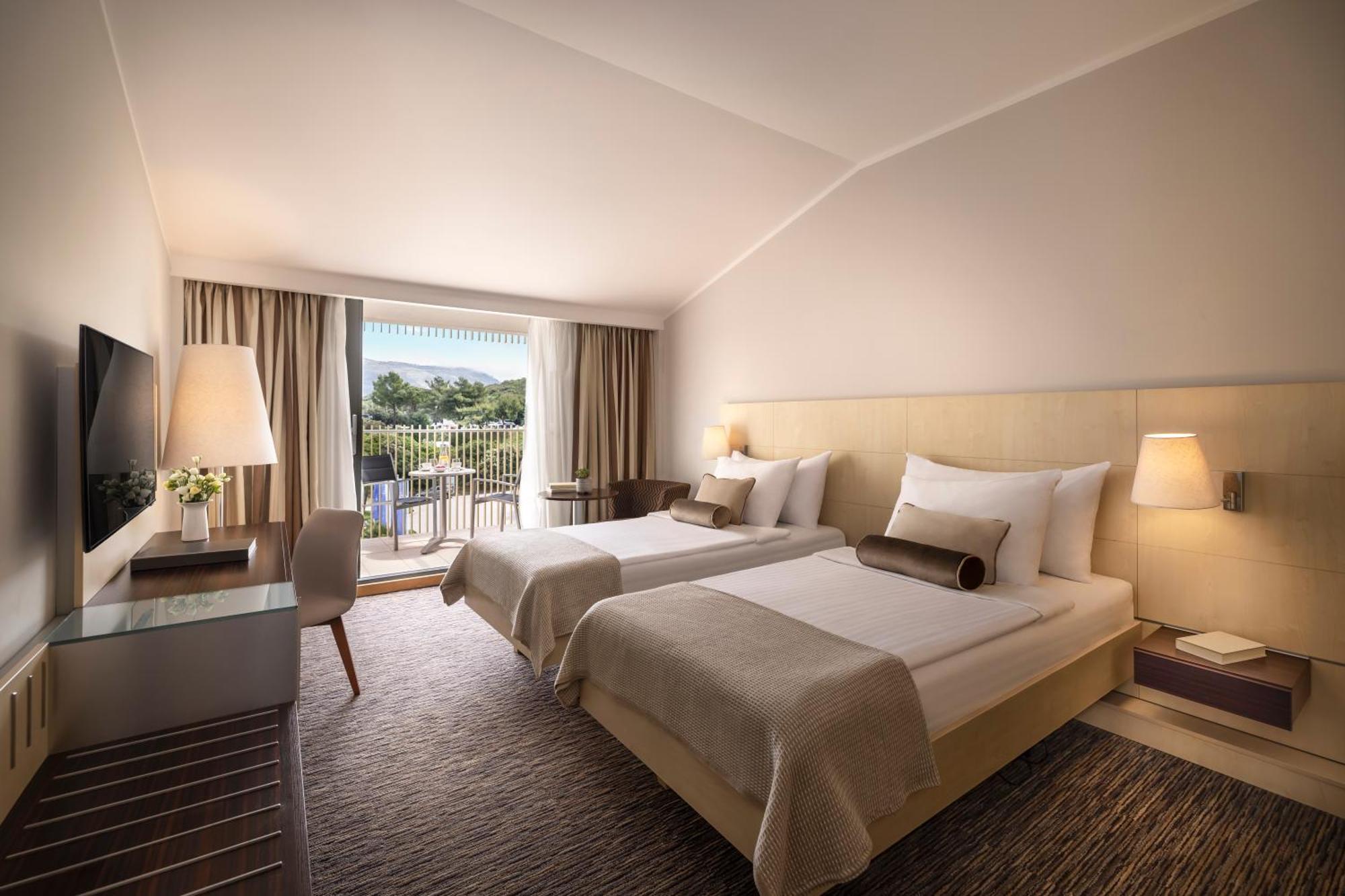 Superior Room 21,1591232867:JPEG
