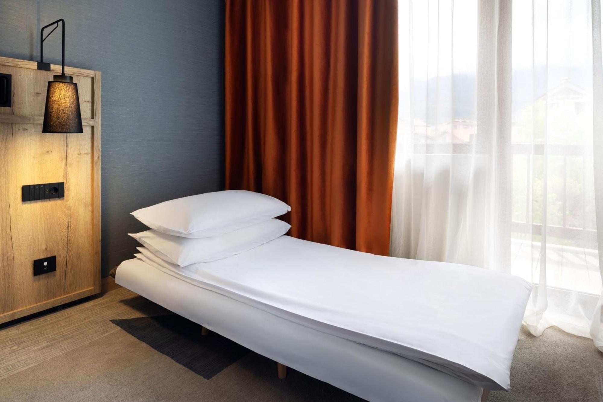 Deluxe Twin Room with Sofa
