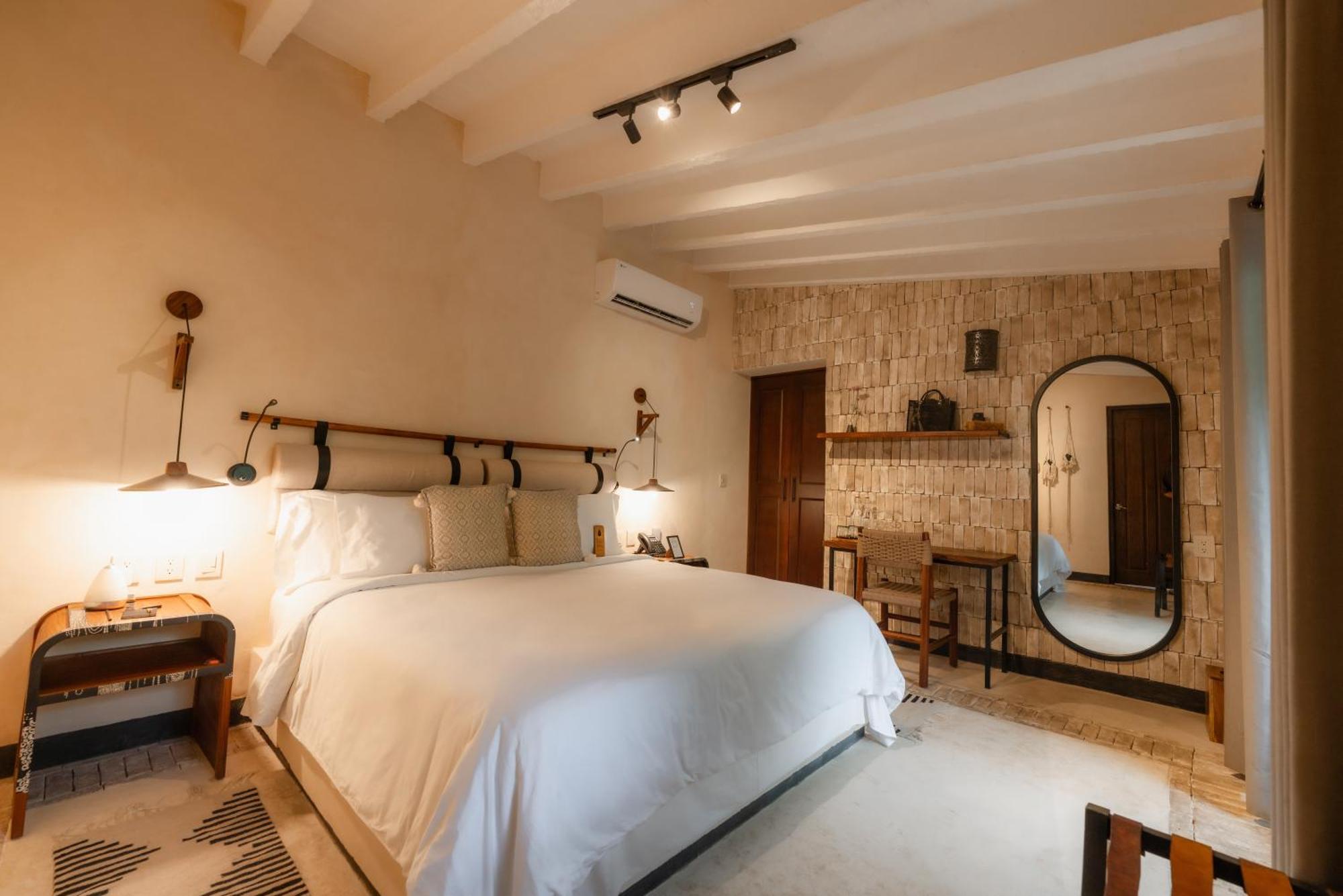 Standard King Room,1592925015:JPEG