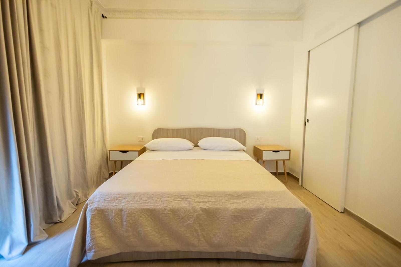 Double Room with Balcony and Private Batheroom