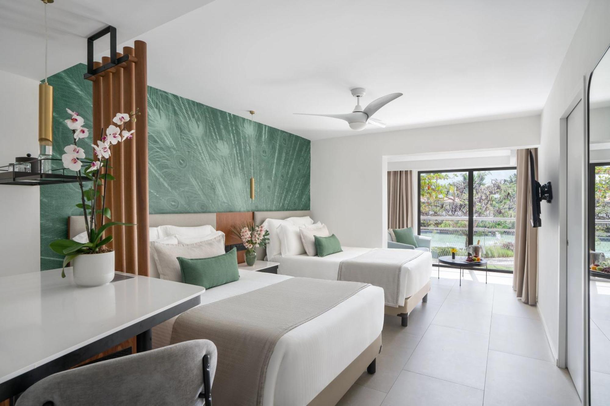 Club Junior Double Suite Pool View,1289289991:JPEG