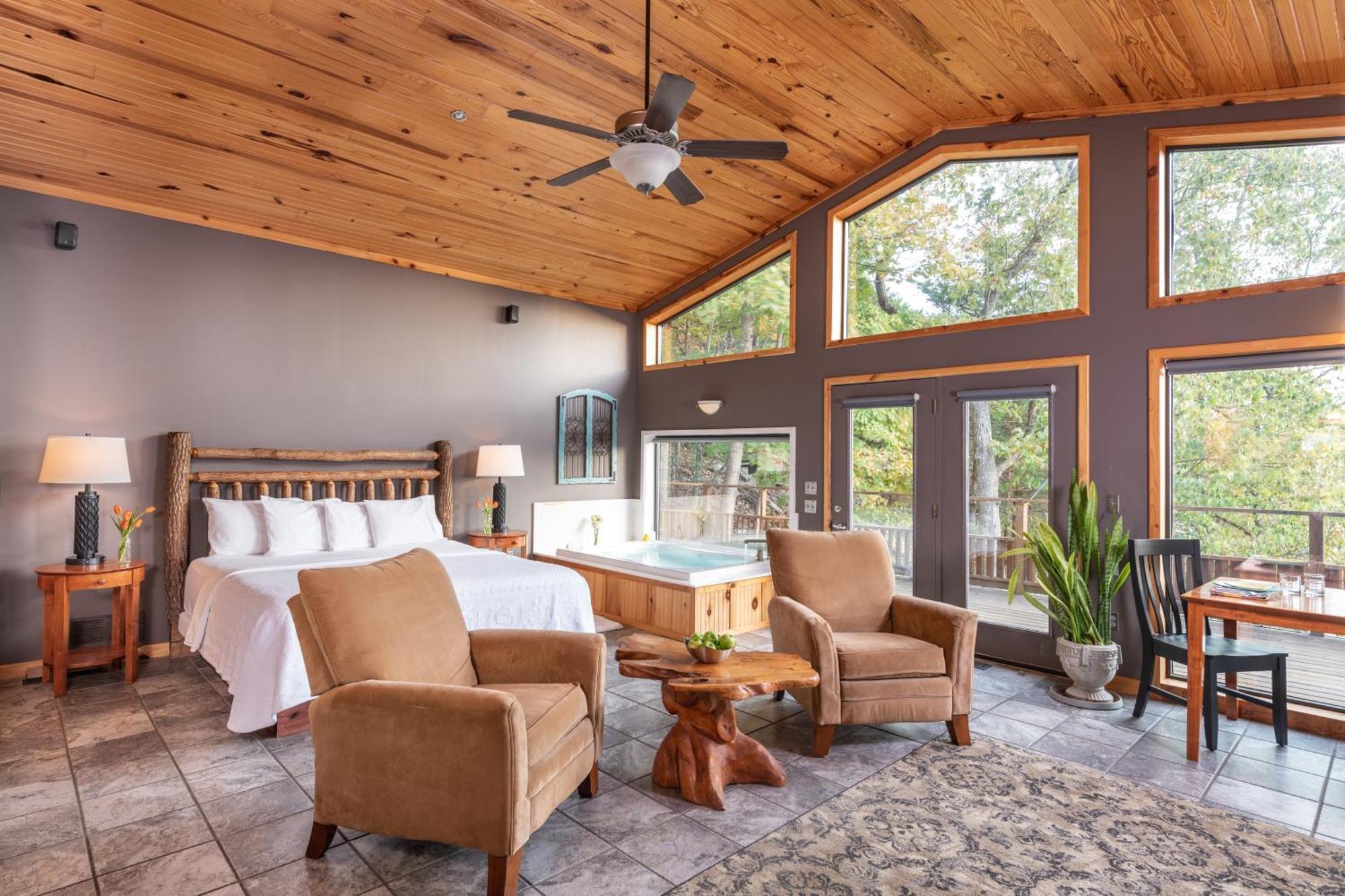 Premier King Cabin with Lake View