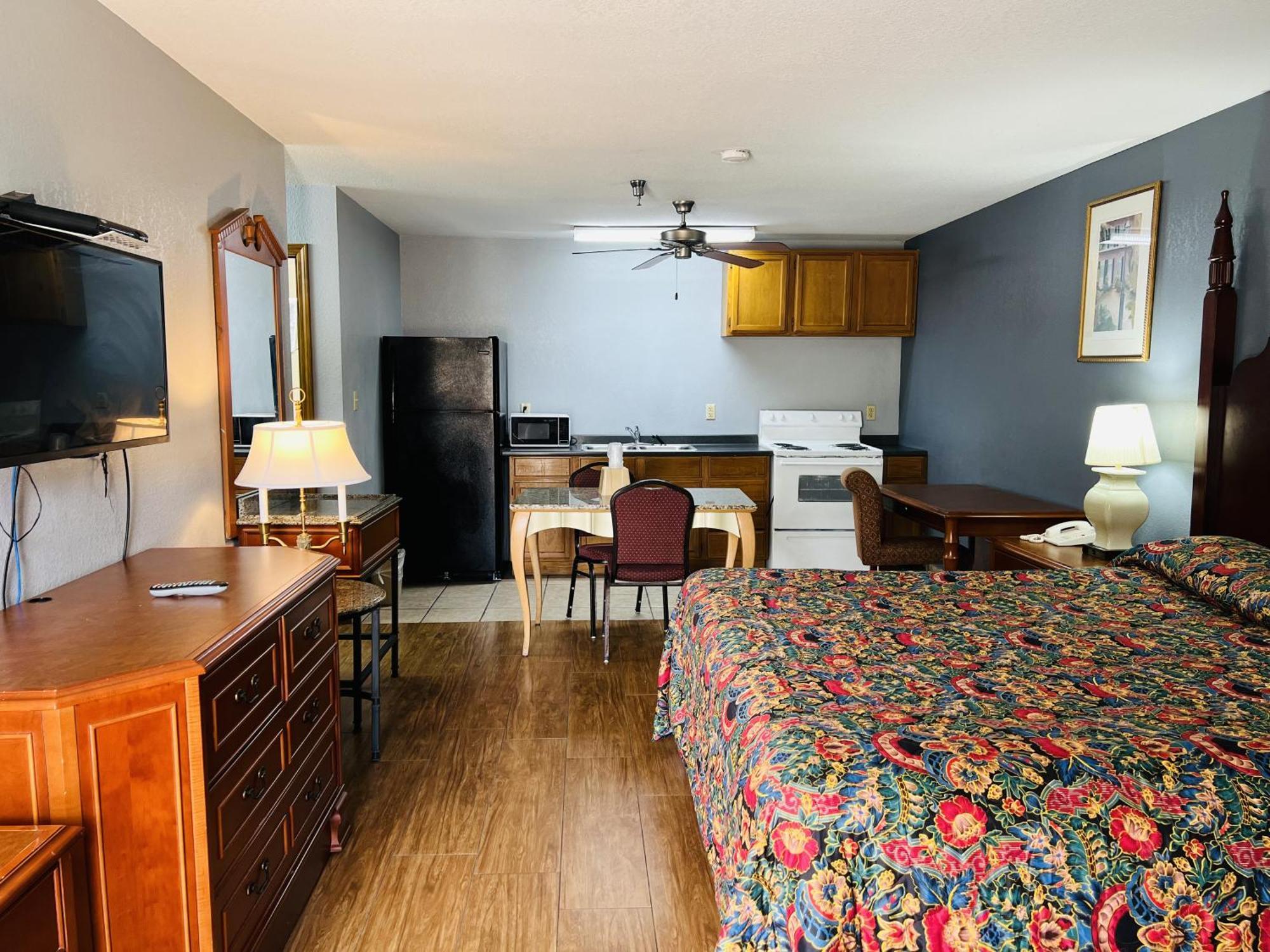 King Room with Kitchenette