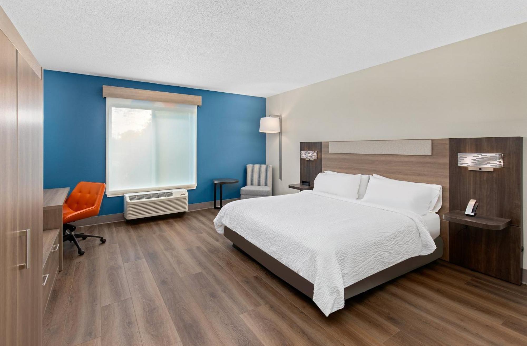 Standard King Room