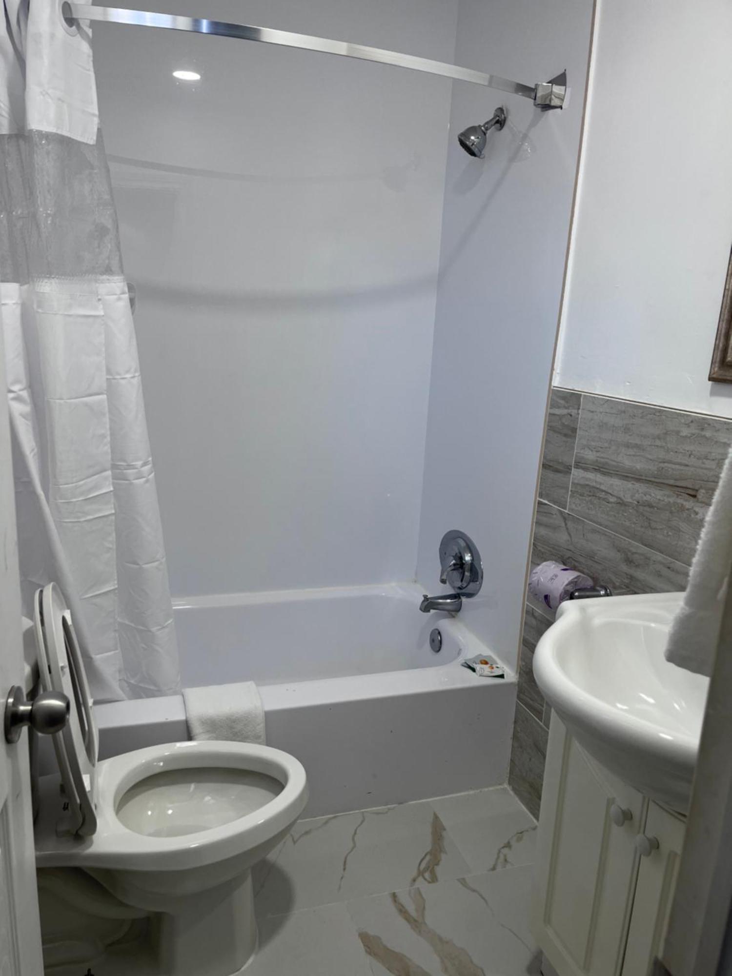 Double Room with Two Double Beds - Non-Smoking