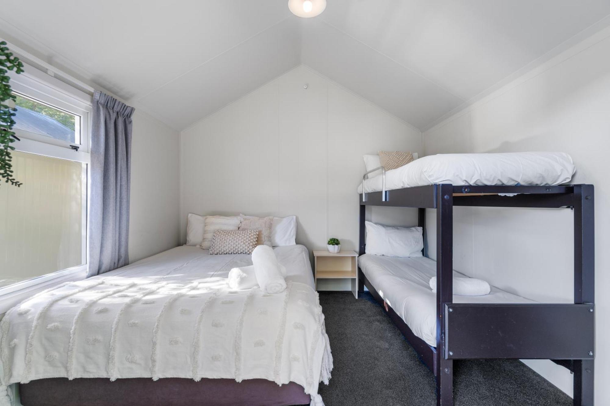 Standard Cabin (Queen &Bunk)