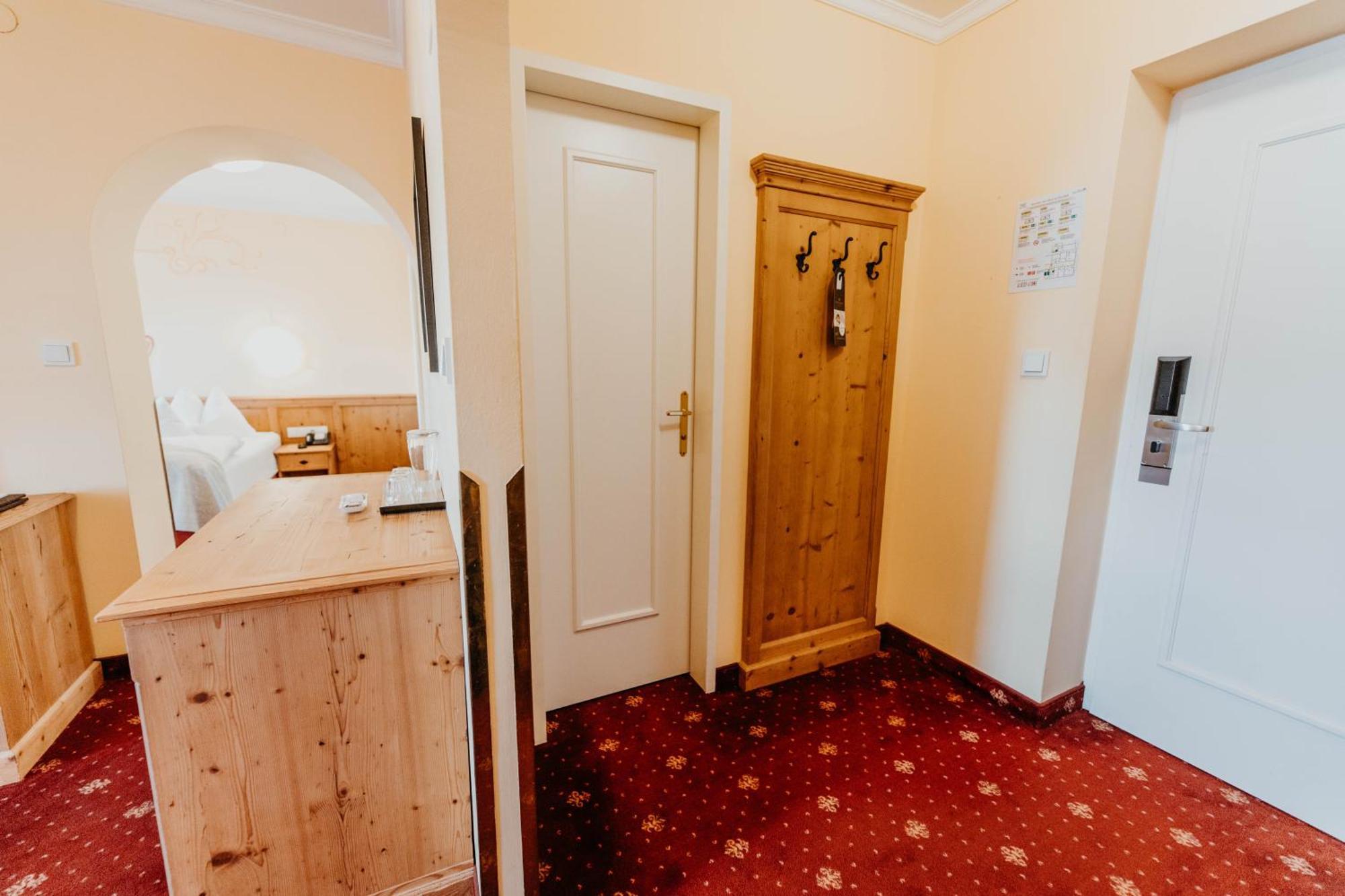 Standard Double Room,1598886803:JPEG