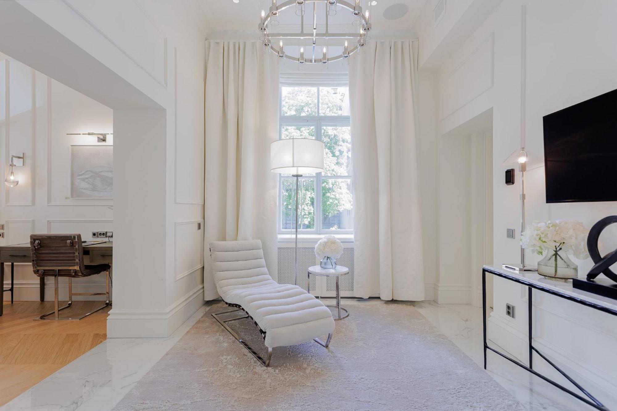 One-Bedroom Suite with Double Bed