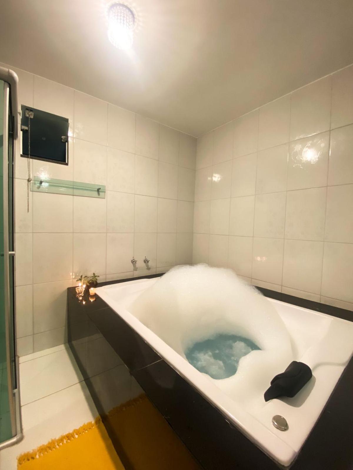 Suíte Deluxe com Banheira de Hidromassagem