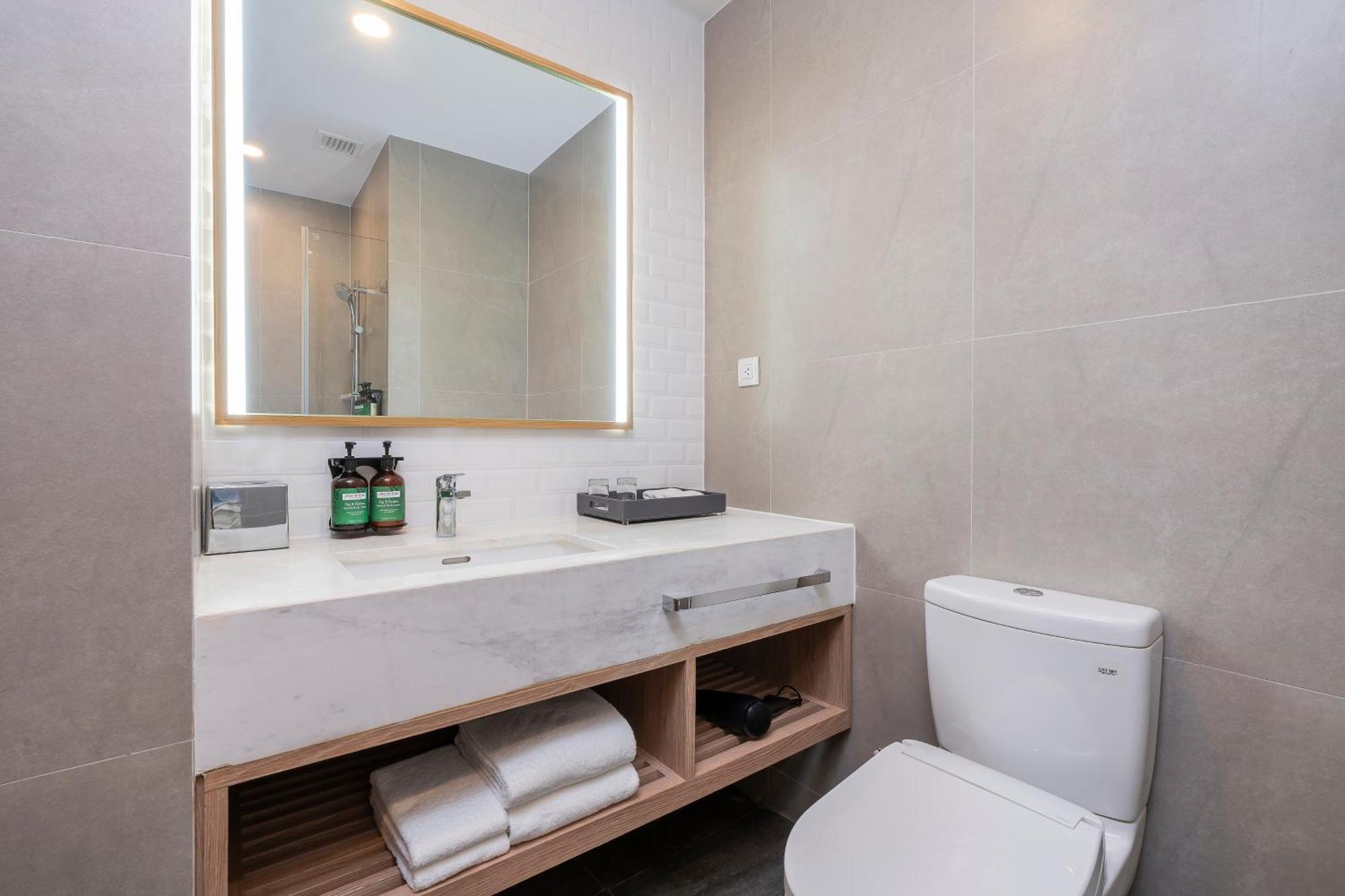King Studio Suite
