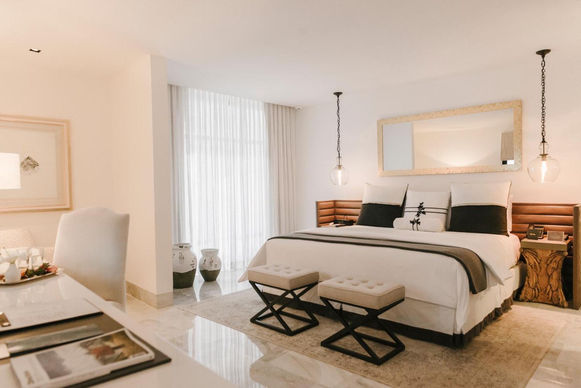Deluxe Room,1602962585:JPEG