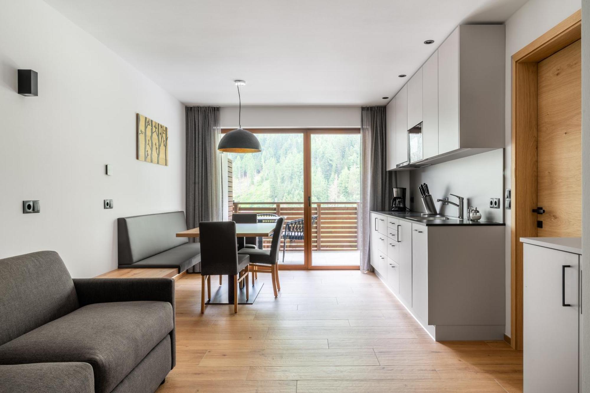 Deluxe Apartment