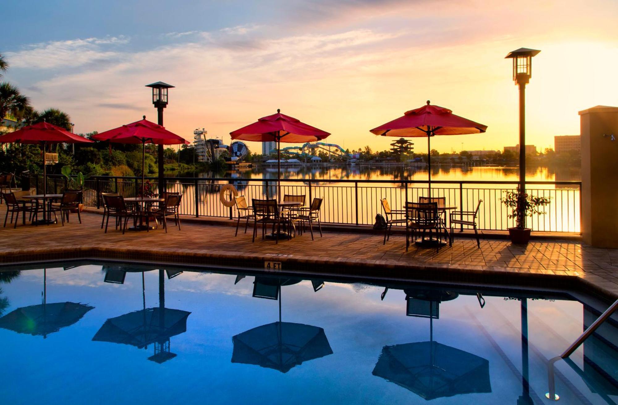 Luxury One Bedroom Suite King Bed, Lake View (NO RESORT FEE)