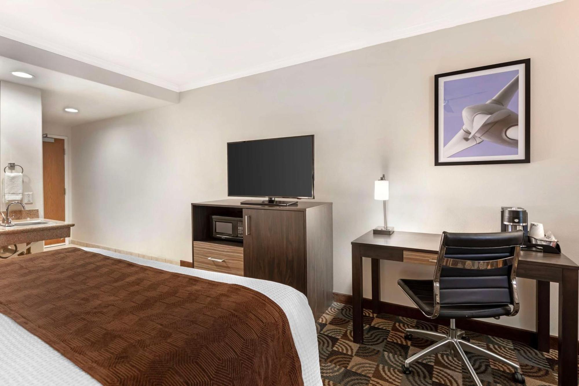 King Suite with Sofa Bed - Non-Smoking