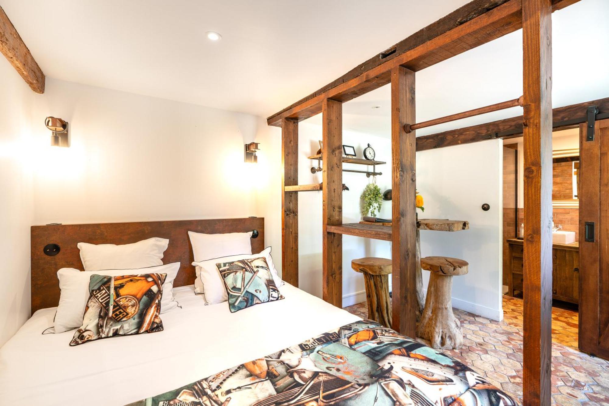 Double Room Private Bathroom