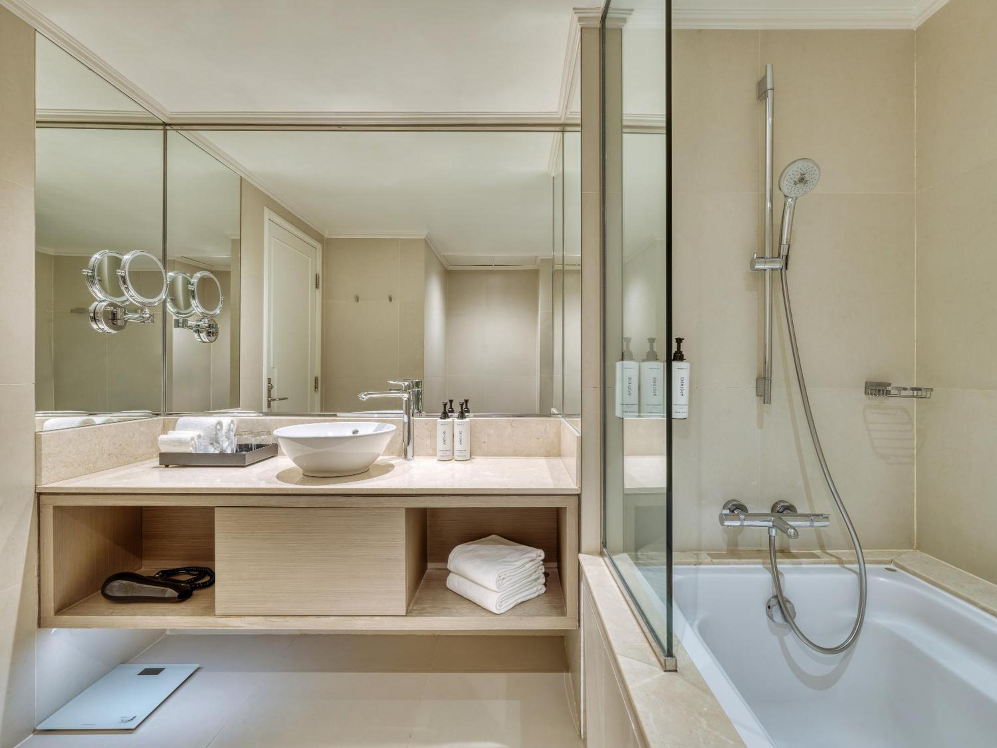 Standard King Room