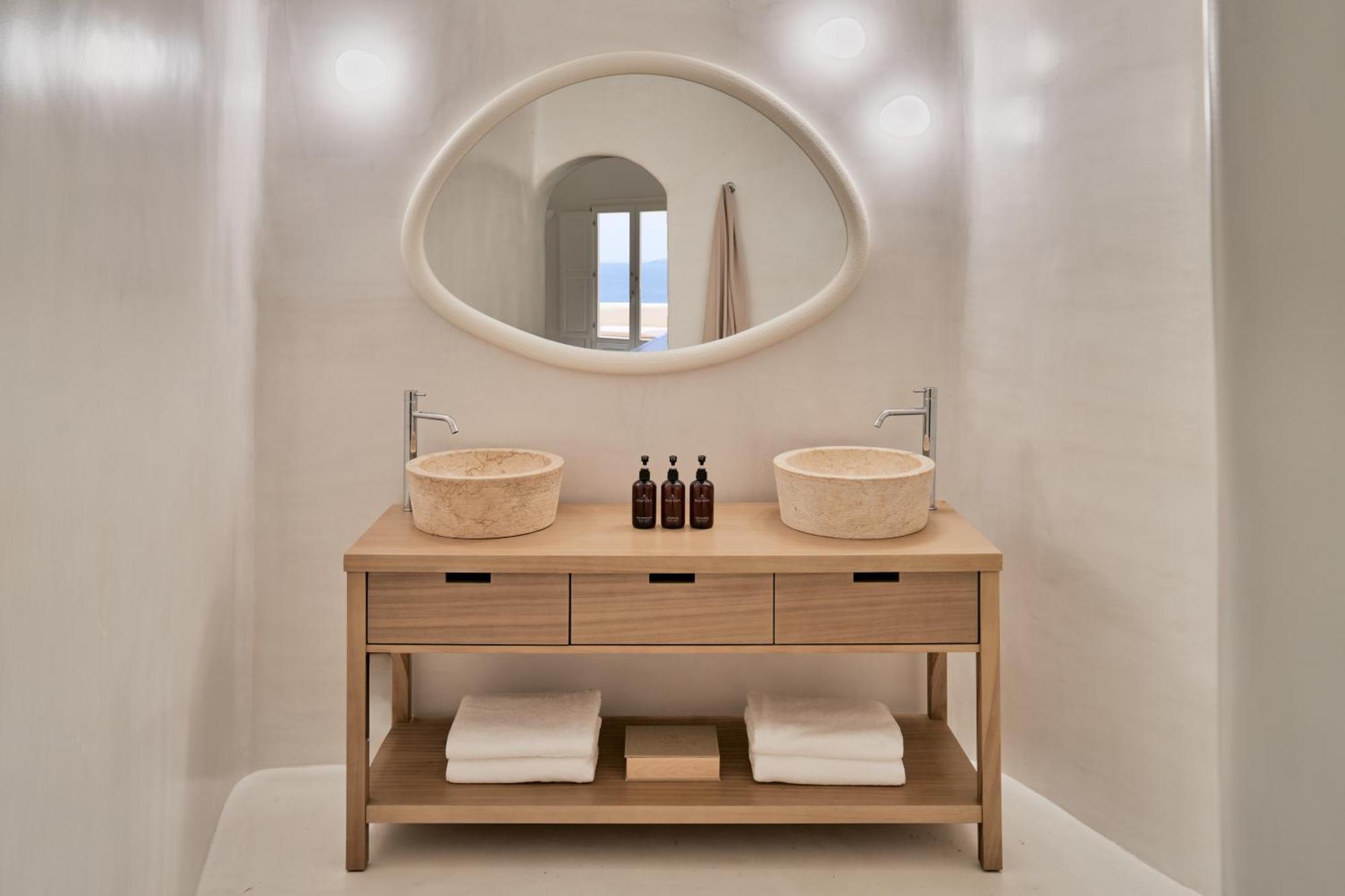 Villa The Holistic con 2 Camere da Letto e Vista Mare e Caldera