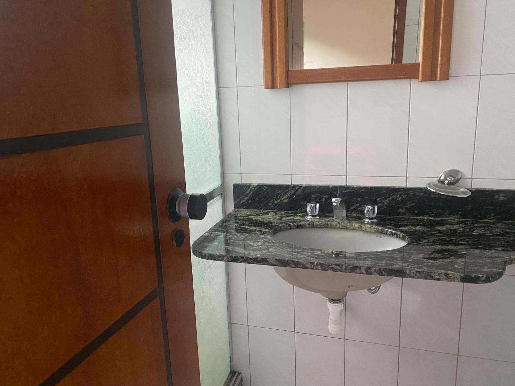 Quarto com Cama de Casal ou 2 de Solteiro