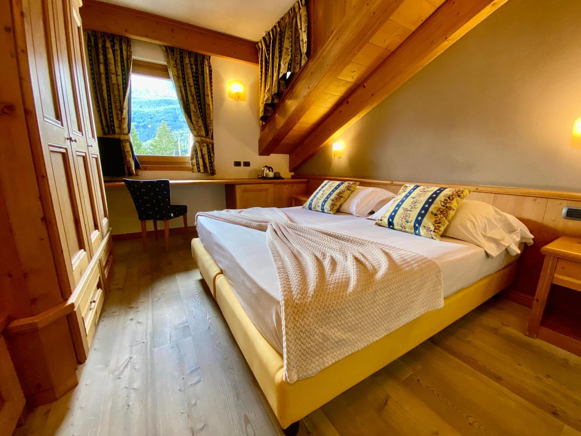 Small Double Room,1632218290:JPEG