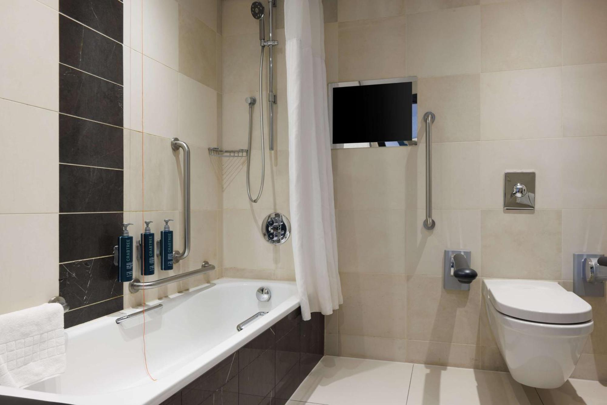 Queen Room - Mobility Access
