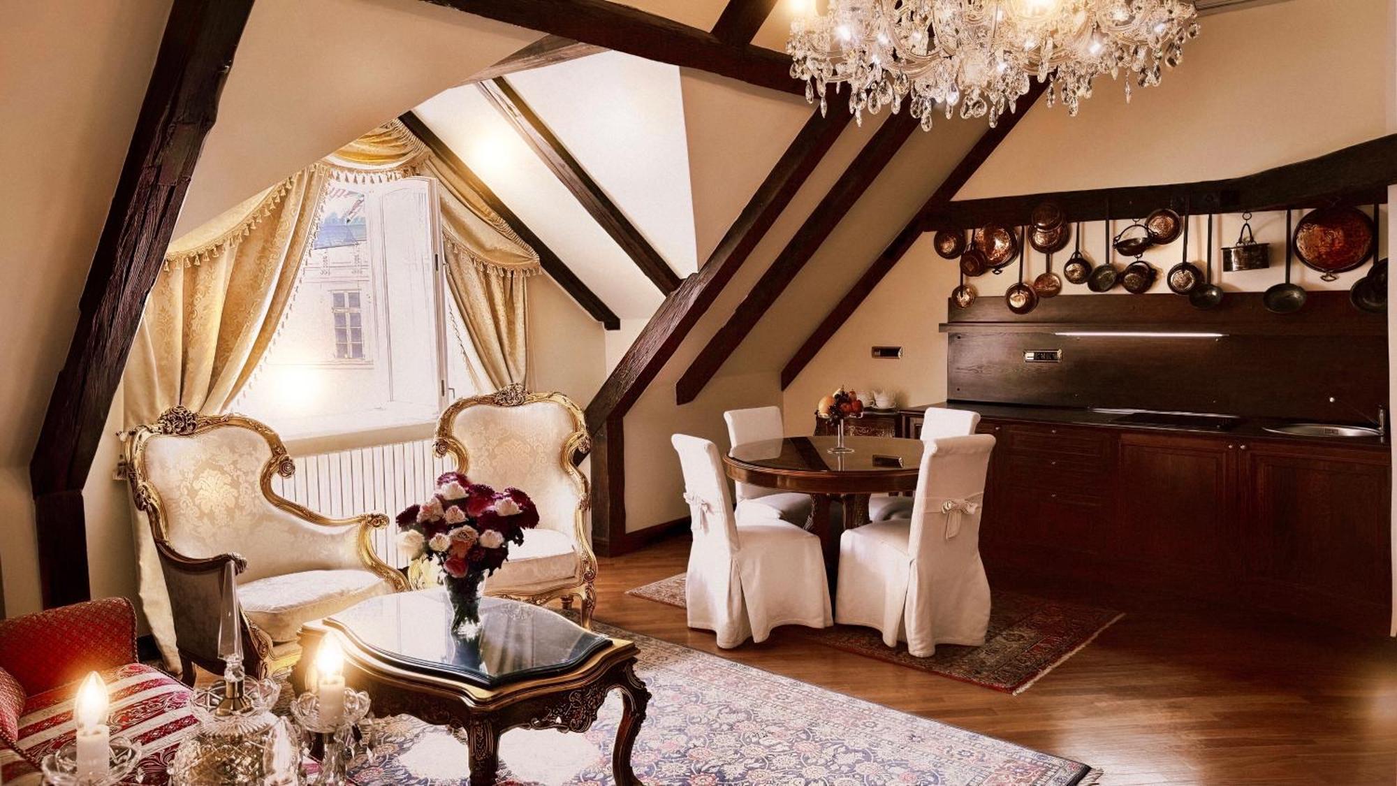 One-Bedroom Apartment with Terrace