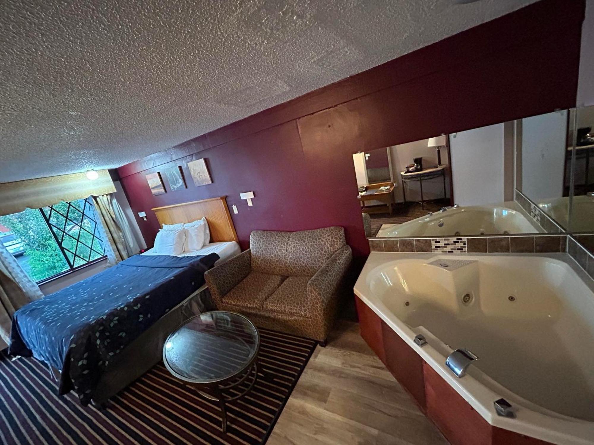 King Room with Spa Bath - Non-Smoking
