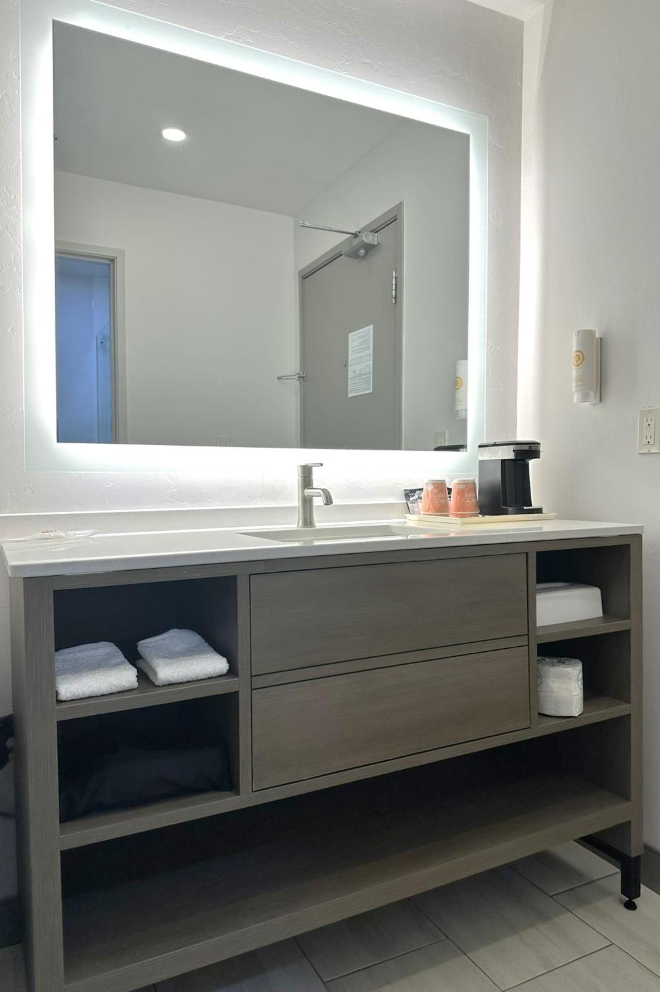Suite con cama extragrande y sofá cama - No fumadores