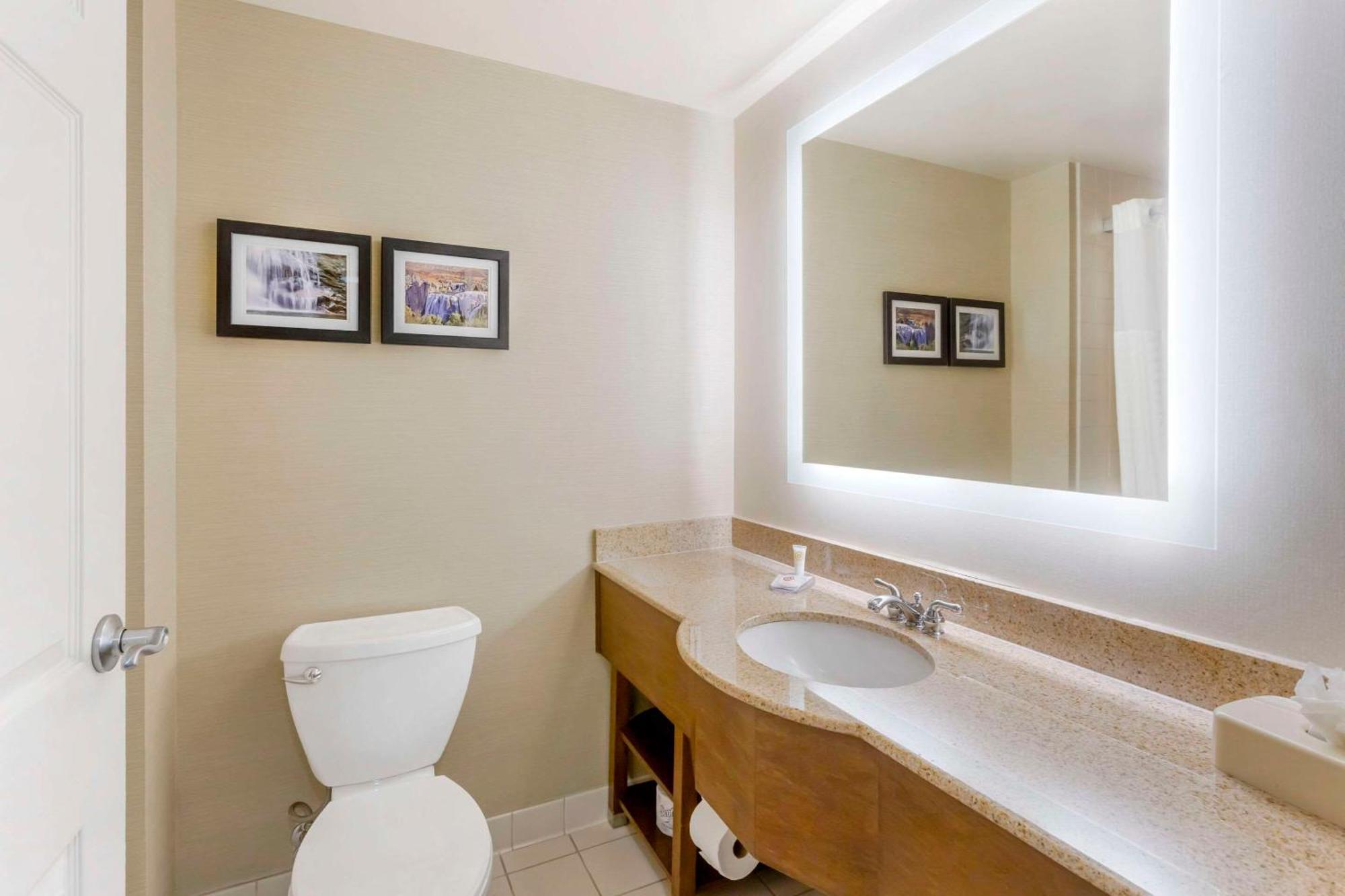 Queen Room with Two Queen Beds - Non-Pet Friendly