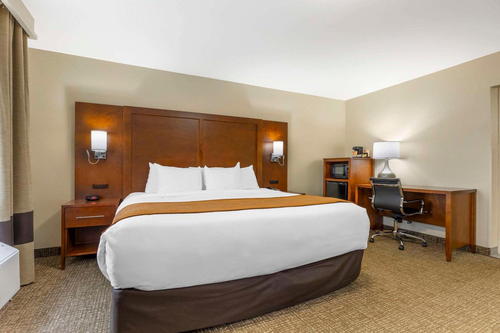 King Room - Accessible/Non-Smoking