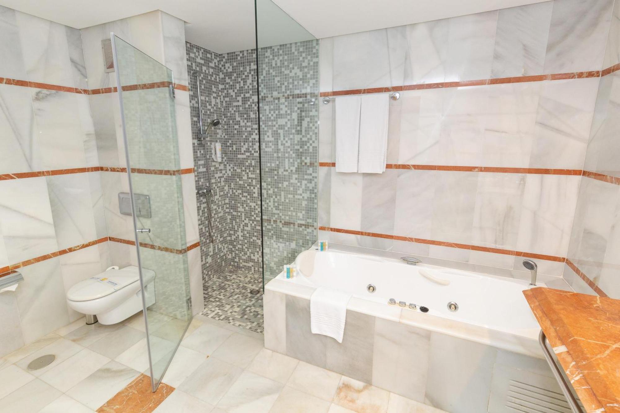Deluxe Suite,1613688623:JPEG