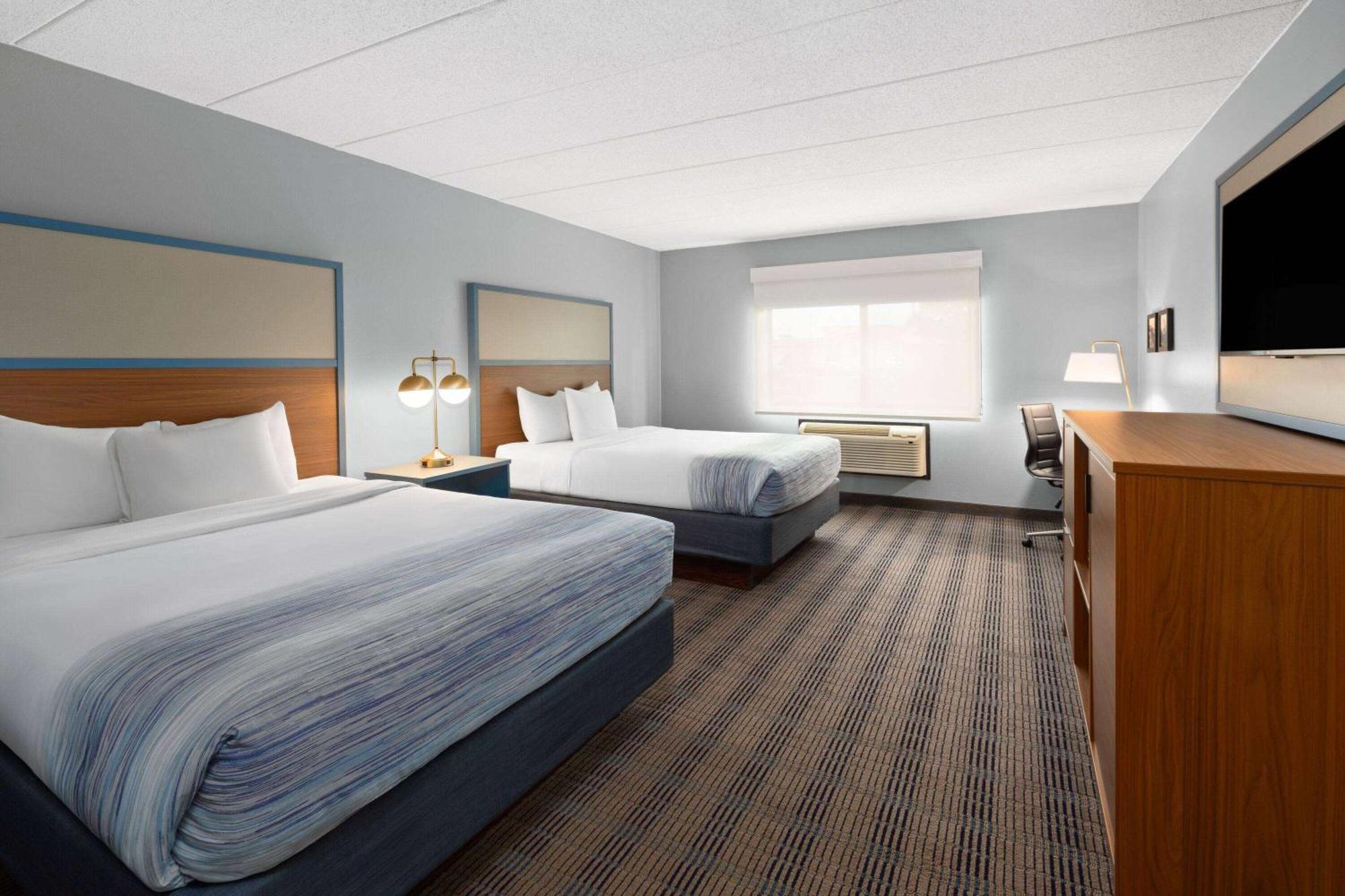 Queen Room with Two Queen Beds - Mobility Access/Non-Smoking