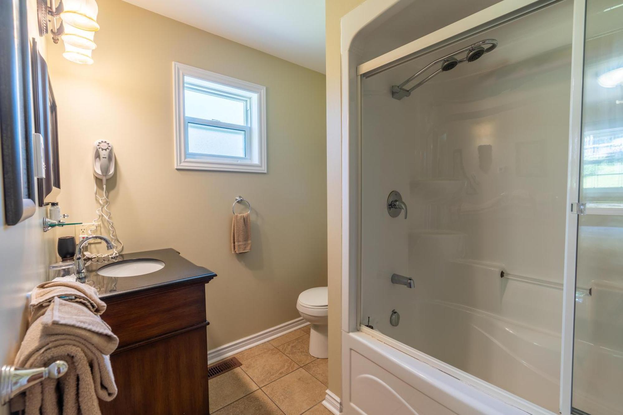 Luxury Cottage - Meadowvale