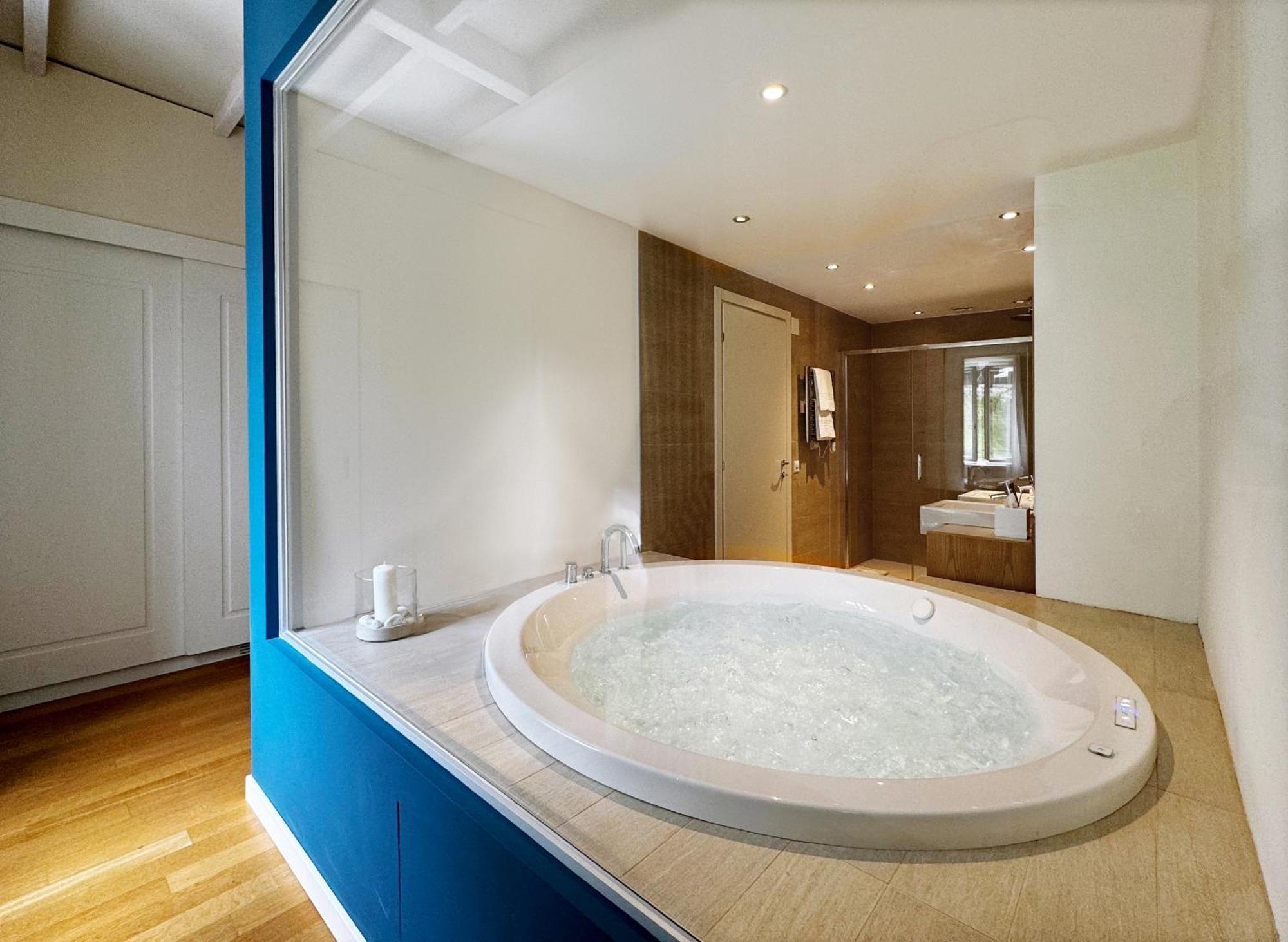 Suite Hot Tub
