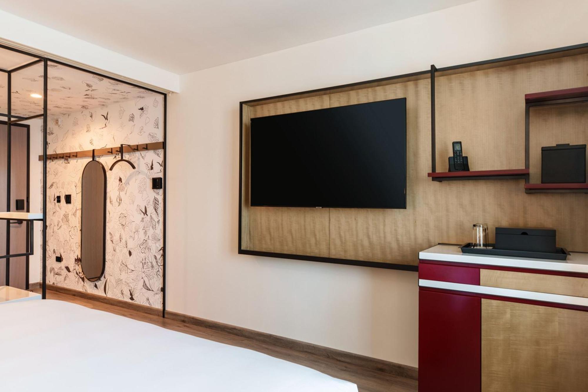 Concierge Level King Room - Concierge Lounge Access