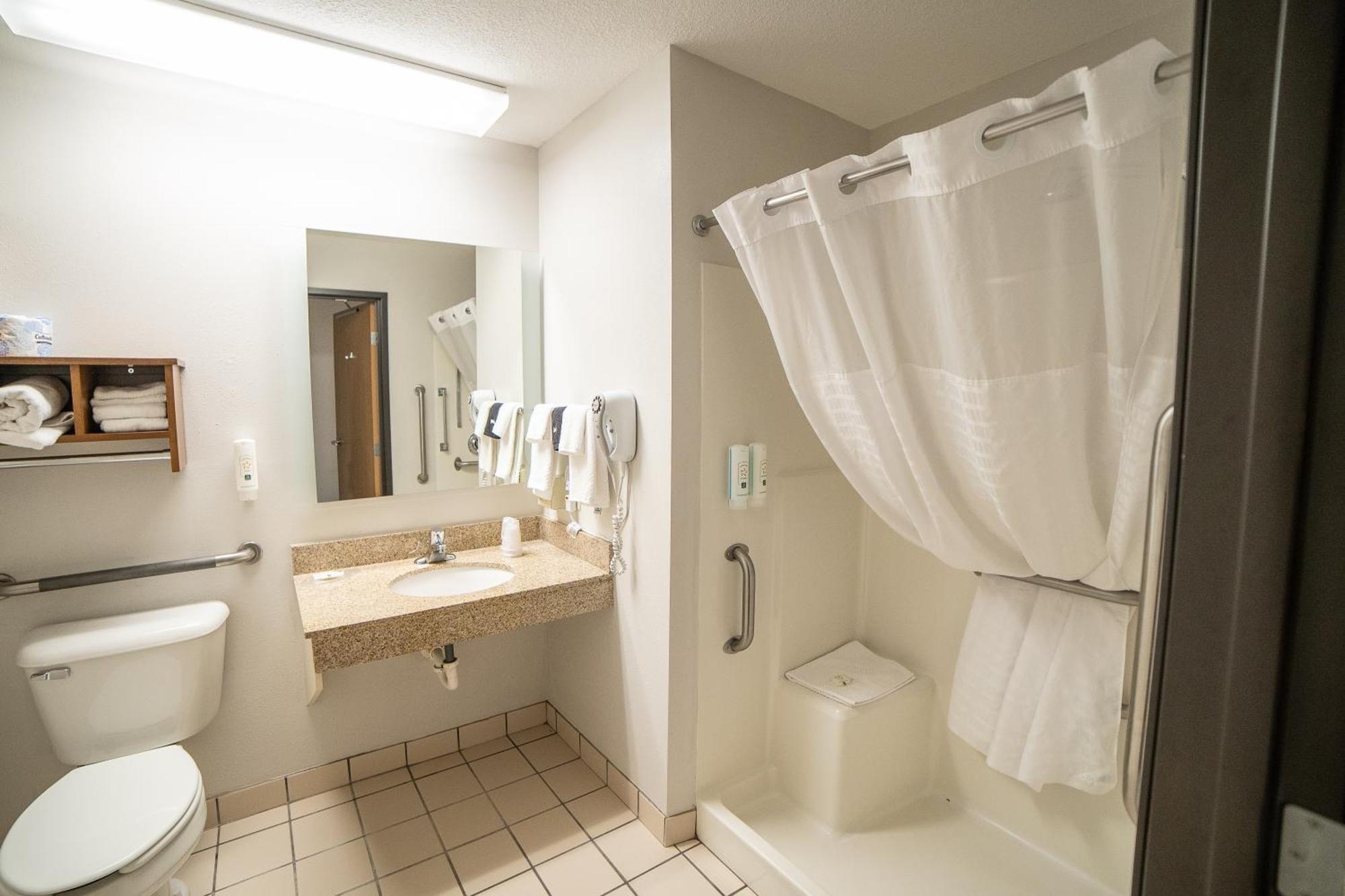 Queen Room with Two Queen Beds - Accessible/Non-Smoking