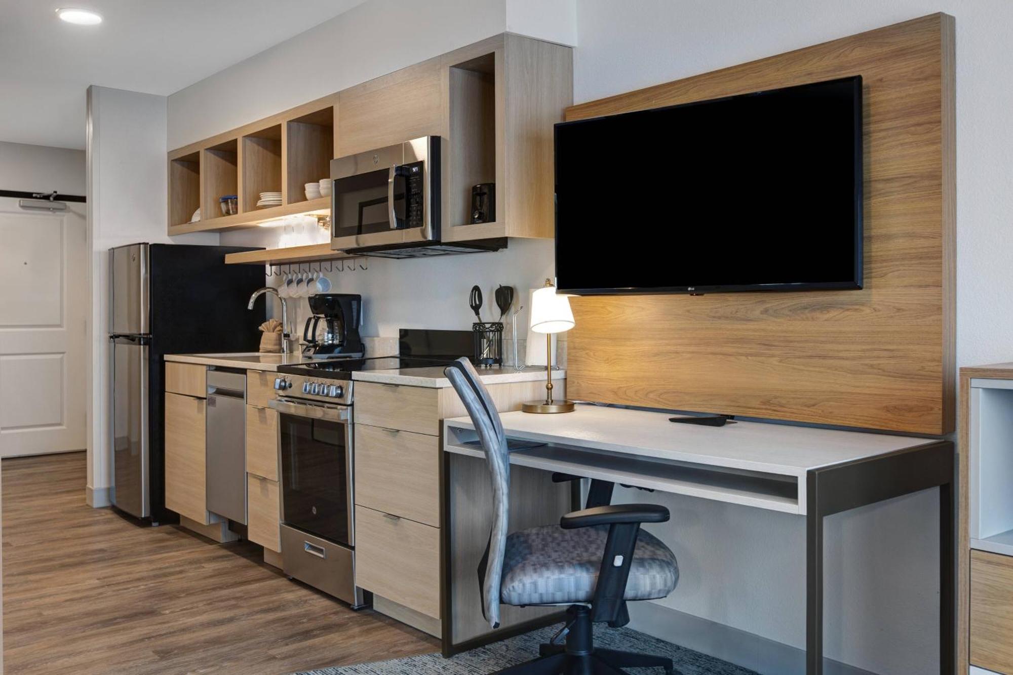 Studio, 1 King, Sofa bed