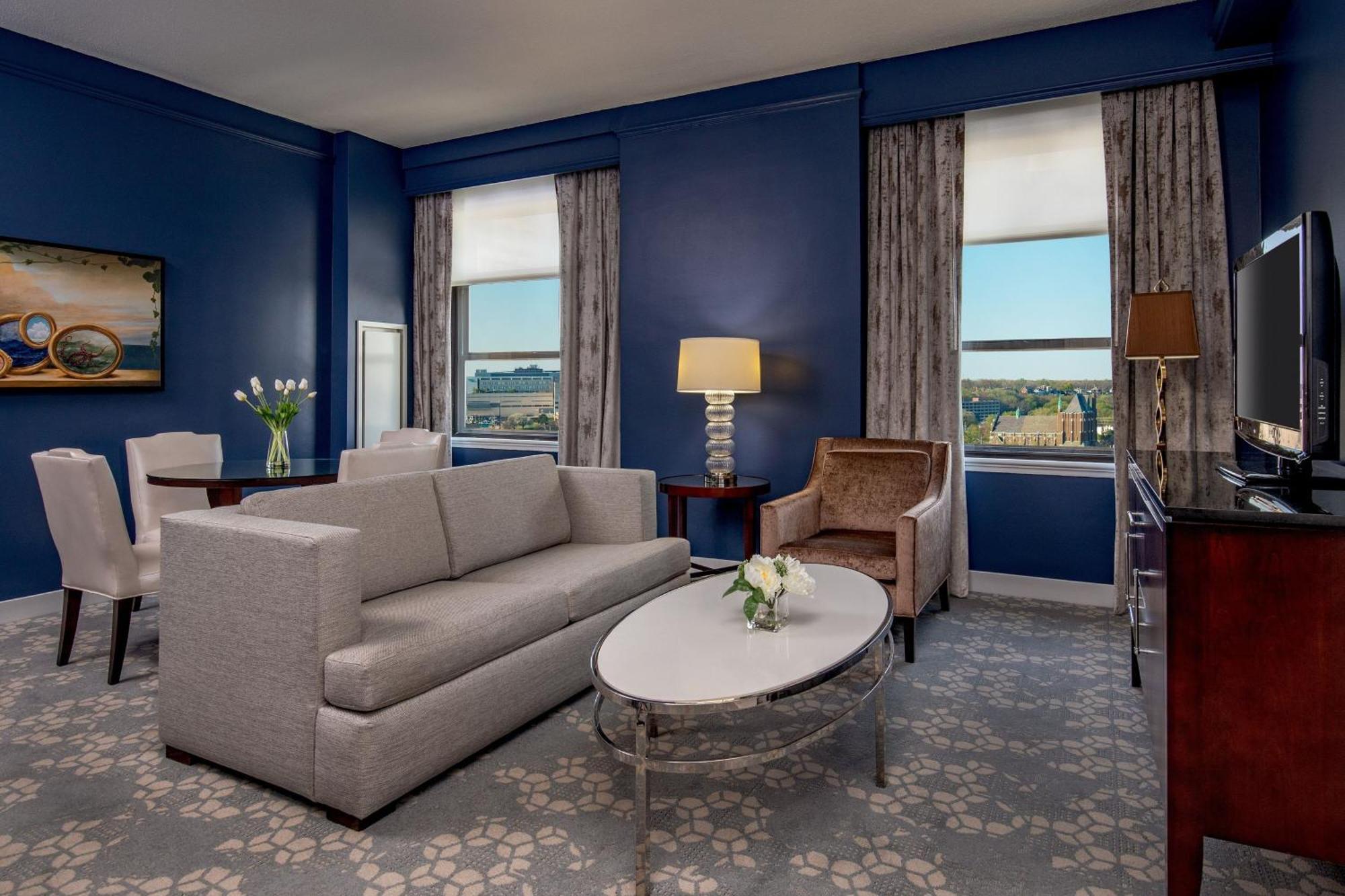 One-Bedroom King Suite