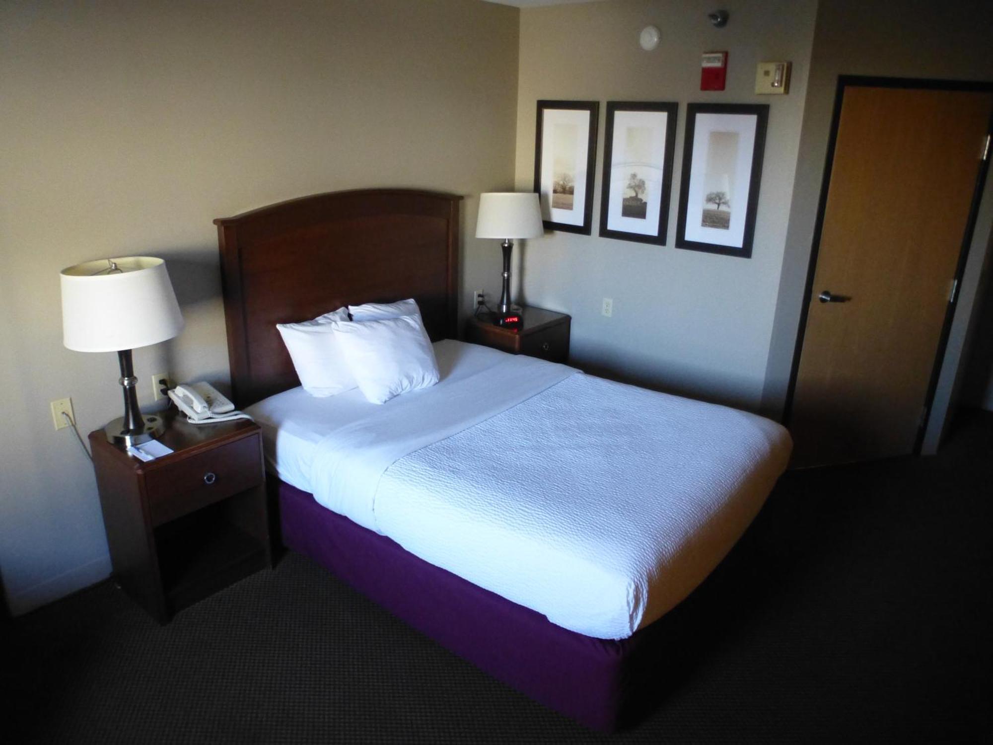 Queen Room - Mobility Access/Non-Smoking