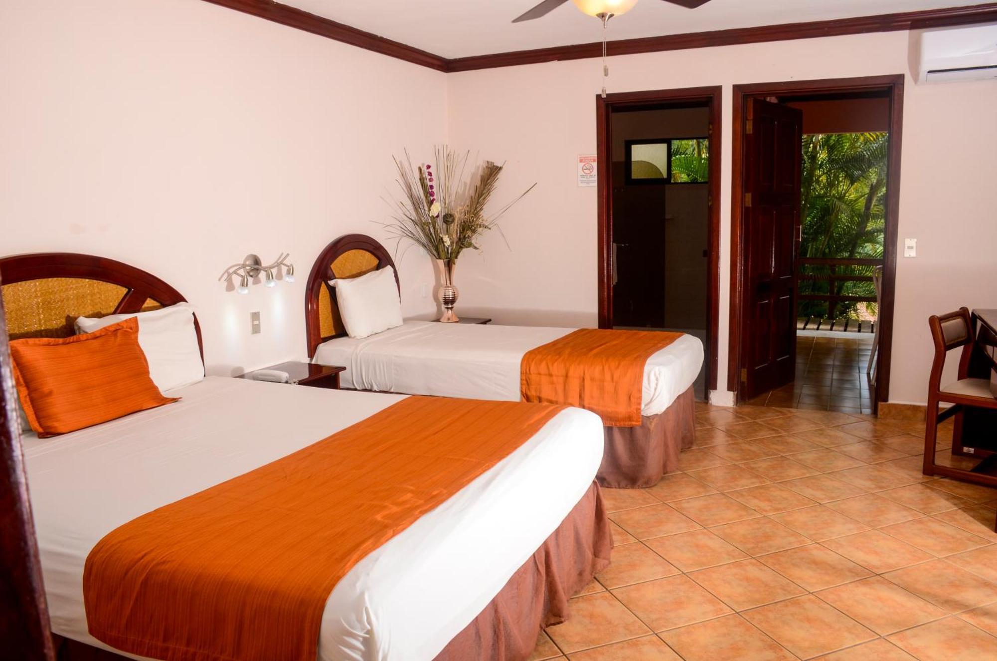 Triple Room with Mountain View